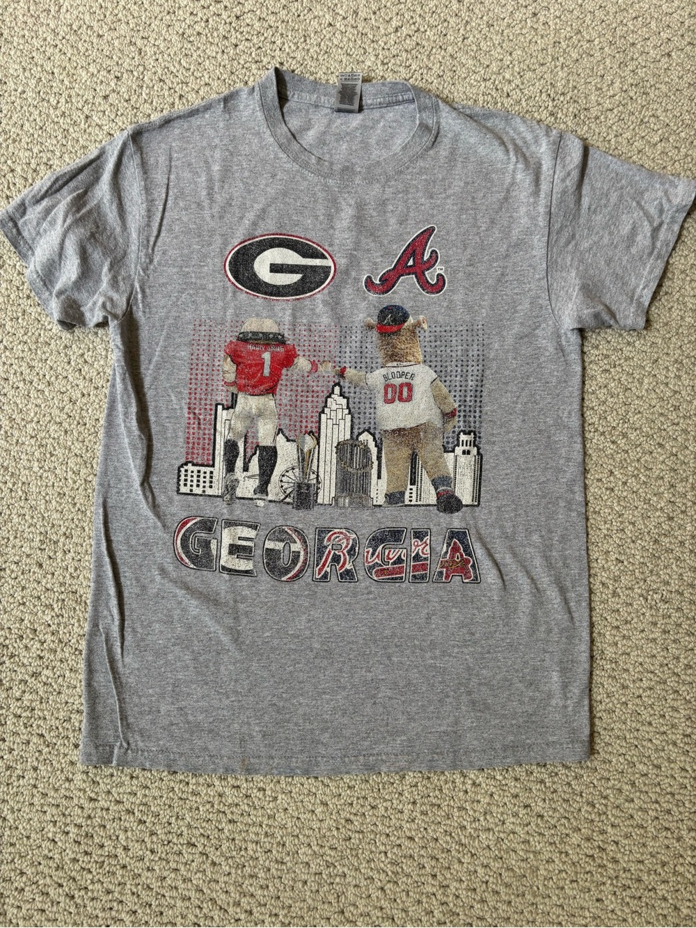Hairy Dawg and Blooper Georgia Bulldogs and Atlanta Braves mascot shirt size M